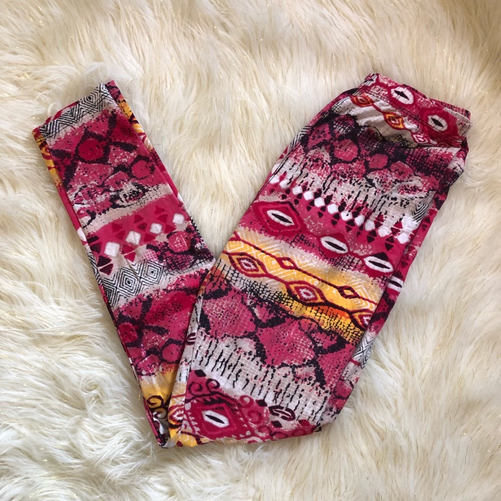 Hot Pink Snake Print Pattern w/Design Onesize